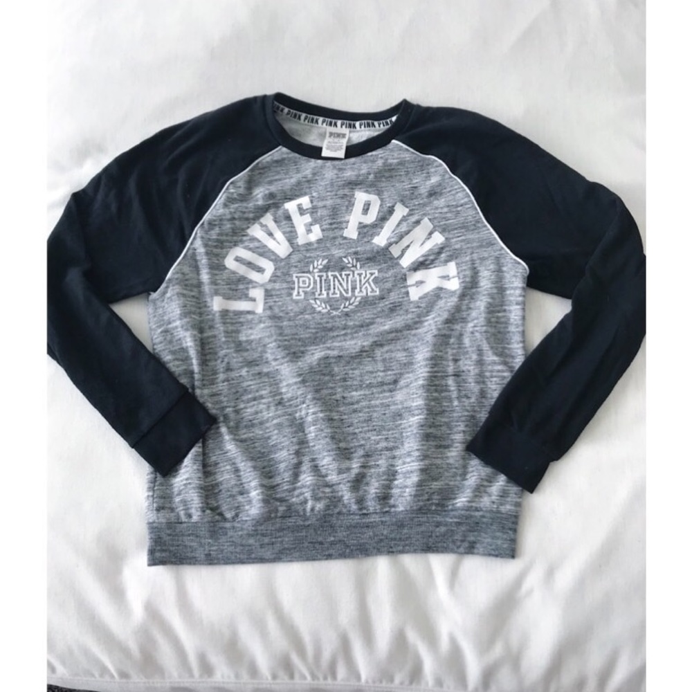 Love VS pink cozy grey sweatshirt!